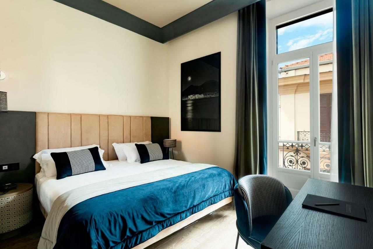 Amadomus Luxury Suites Napoli Bagian luar foto